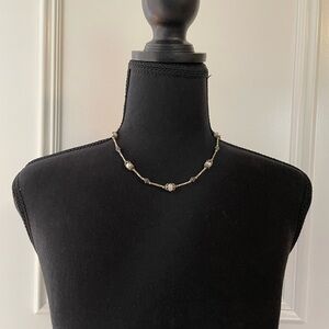 Necklace. Silver with pearls.